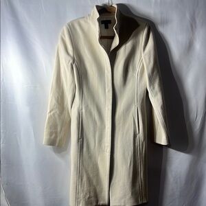 BEBE Cream Trench Coat with Tailored Fit and Stand-Up Collar